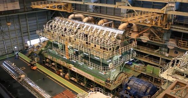 世界最大柴油发动机10万匹马力5层楼高用在什么交通工具上？(图7)