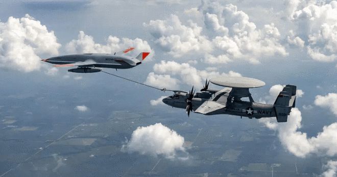 MQ-25“黄貂鱼”无人机成功为E-2D“鹰眼”预警机加油开云真人(图2) MQ-25“黄貂鱼”无人机成功为E-2D“鹰眼”预警机加油开云真人(图2)