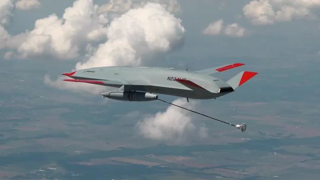 MQ-25“黄貂鱼”无人机成功为E-2D“鹰眼”预警机加油开云真人(图3) MQ-25“黄貂鱼”无人机成功为E-2D“鹰眼”预警机加油开云真人(图3)