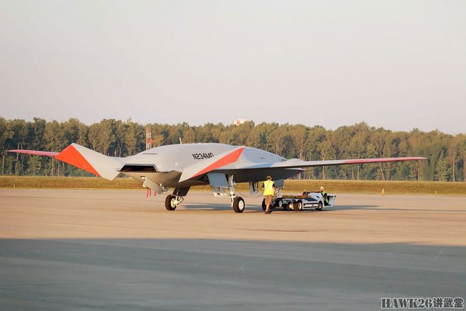美国MQ-25“黄貂鱼”舰载无人机完成对F-35C战机空中加油试飞(图4) 美国MQ-25“黄貂鱼”舰载无人机完成对F-35C战机空中加油试飞(图4)