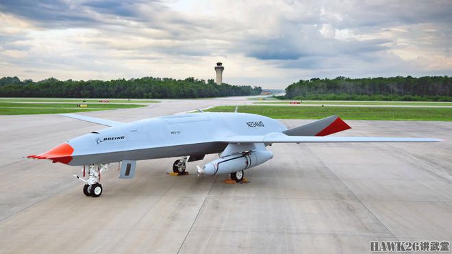 美国MQ-25“黄貂鱼”舰载无人机完成对F-35C战机空中加油试飞(图3) 美国MQ-25“黄貂鱼”舰载无人机完成对F-35C战机空中加油试飞(图3)