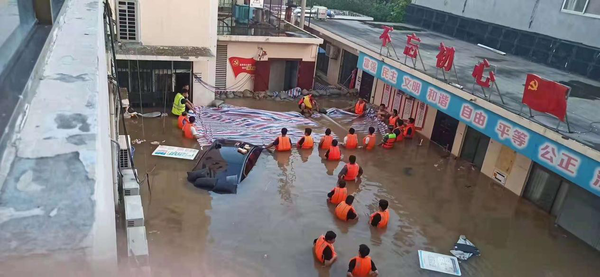 坚守七昼夜他们保住了卫辉一直没断网(图2)