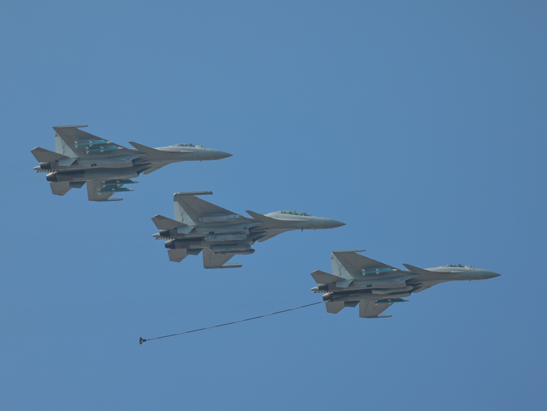 专家解读中国航展海军航空兵伙伴加油飞行课目表演(图2)
